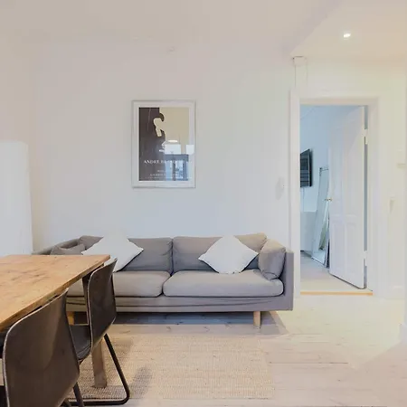 Canal Quiet Apartman